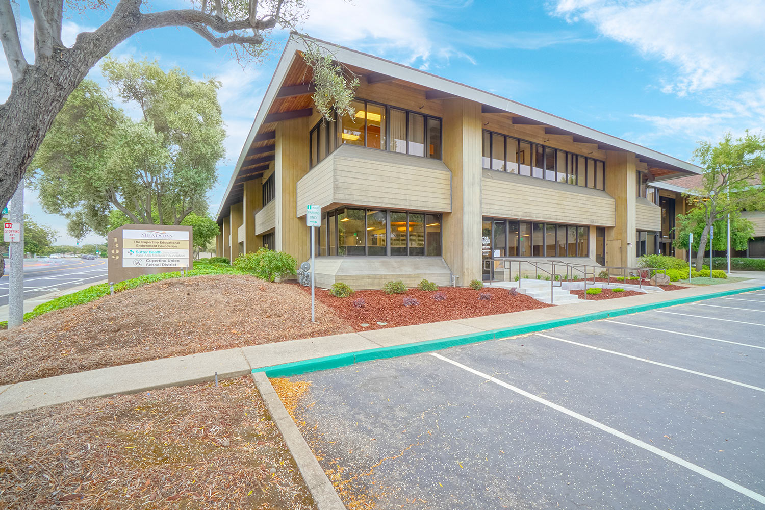 Meadows IOP Silicon Valley -  Building