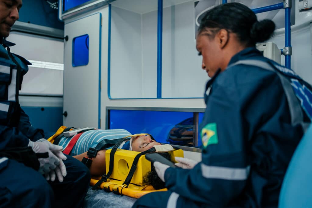 paramedic first responder trauma treatment